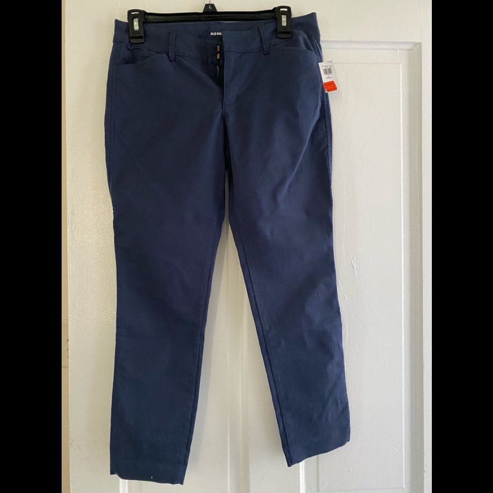 Old navy slacks, never worn, size 4 petite